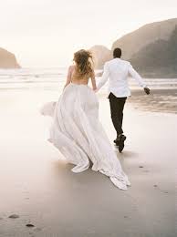 The Most Romantic Coastal Elopement At Cannon Beach In 2020 Bride Photography Best Wedding Photographers Wedding Portraits