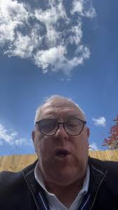 Beställ en personlig video från Graham Roberts