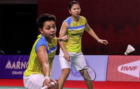 Greysia polii dan apriyani rahayu berhasil keluar menjadi juara pada laga final yonex thailand open 2021 usai mengalahkan 4. Greysia Polii Also Cried In Apriyani Rahayu S Embrace After The Final Of Yonex Thailand Open