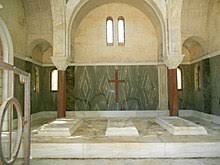 The entrance with the two sphinxes, the septal wall, the floor and the ceiling, the two caryatids. Tatoi Palace Wikipedia