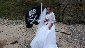 See related links to what you are looking for. Hochzeit Funffache Mutter Heiratet Toten Piraten Stern De