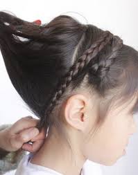 ヘアアレンジlesson2三つ編みで作る簡単ヘアアレンジフラワー