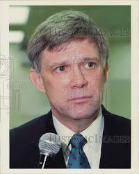 1990 Press Photo Tom Luce gubernatorial candidate, campaigning at HCC