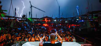 Imagine the world's best djs performing in open air clubs just a few meters from the beach. Austria Goes Zrce Events Noa