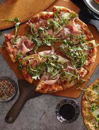 Prosciutto And Arugula Pizza Recipe Arugula Pizza Recipes Arugula Pizza Recipes