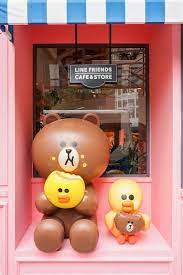 line friends cafe huaihai road store shanghai shanghai douxi design 上海line friends 咖啡馆 淮海路店 上海斗西设计 friends cafe novelty lamp line friends