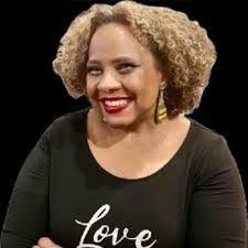 Lauri Lopez's Instagram, Twitter & Facebook