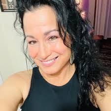 An end of the year tradition: GLITTER BOMBS! Safety first-goggles and  shower caps. Explicit rules and directions. Of course we clean up  afterwards (watch the entire video!) Memories made! For more details