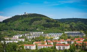 Bei einer 50m² wohnung zahlt man aktuell eine durchschnittliche miete von 5,72 eur/m². In Thuringen Liegt Deutschlands Alteste Stadt Von Suhl Kann Das Ganze Land Etwas Lernen Politik Tagesspiegel