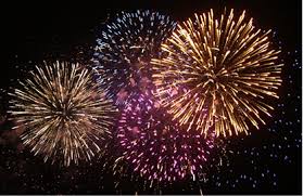 Iesirea din starea de urgenta a fost chiar ca o seara de revelion pentru unii romani care au ales sa o sarbatoreasca inclusiv cu focuri de artificii. Feerie IeftinÄƒ De Revelion Foc De Artificii De 10 Minute La Ploiesti La Trecerea Dintre Ani Ziarul Prahova