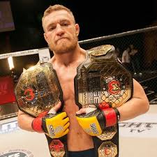 cagewarriors 🏆🏆 Former Cage Warriors double champion, Conor McGregor, is once again headlining a UFC card this weekend, as he takes on Dustin Poirier in a trilogy bout at #UFC264! Good