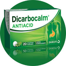 Simptomul de durere în piept poate fi cauzat, printre altele, de angină pectorală (afecțiune în care furnizarea de sânge către inimă este restricționată). Dicarbocalm