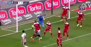 İşte ofsayt kuralı, beleşçiliğin önüne geçmek için var. Ifab Dan Yeni Elle Oynama Ve Ofsayt Kurali