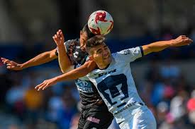 Minutos después de que se confirmara la renovación de johan vásquez por dos años más con el club universitario, el propio jugador dejaba un mensaje en sus redes sociales que levantó sospechas sobre lo que será su futuro con el cuadro auriazul. Aficion Puma Feliz Por El Desempeno De Johan Vasquez En Su Debut Superl1der