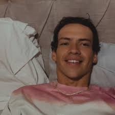 Moe Young ❤️🌹 (@moeyoung_)