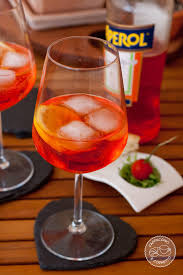 The official aperol spritz recipe ingredients include: Un Aperol Spritz In Una Milano Da Bere Cappuccino E Cornetto