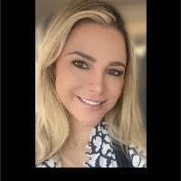 Evelyn Amado's Instagram, Twitter & Facebook