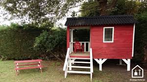 Concis mais complet, ce document développe les étapes de réalisations de la cabane, du plancher au toit en passant par les cloisons, ainsi que de courts paragraphes sur. Construire Une Cabane En Palette Tuto Diy Bricolage Facile