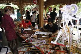 Di bidang seni rupa, indonesia mempunyai potensi terbesar baik secara kualitas, kuantitas, pelaku kreatif, produktivitas, maupun potensi. Ini Cara Industri Kreatif Bertahan Di Tengah Pandemi