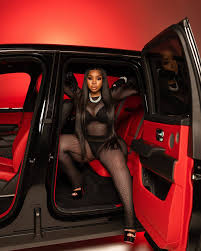 LightSkinKeishas Feet << wikiFeet