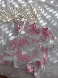 Biba vous donne l'astuce pour rétrécir un vêtement trop grand. Comment Faire Son Propre Tee Shirt Tie And Dye Diy