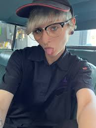 Introduction to a female mechanic with 7 years of experience