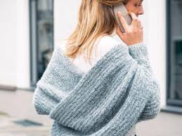 Wie bei den meisten ponchos strickt man sich dafür zwei schals. Poncho Stricken Wunderweib