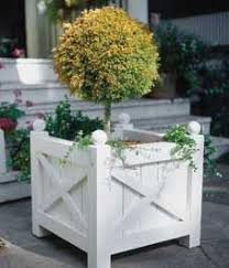 Inspired by french wooden planters Build A Versailles Planter I Want One Of These For The Front Patio Outdoor Diy Projects Garden Deco Planters