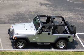 How To Open The Sunrider Top On Your Jeep S Soft Top Like A Sun Roof Jeep Wrangler Soft Top Jeep Owners Jeep