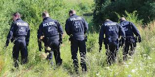 A fifth person was injured outside. Zug Attacke In Wurzburg Das Problem Der Turboradikalisierung Taz De