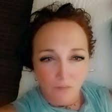 Tami Hook's Instagram, Twitter & Facebook