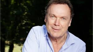 Bienvenue sur le twitter officiel de julien lepers ! Julien Lepers Papa Qui Sont Ses Enfants Guillaume Et Lorraine Gala