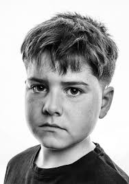 I don't have much space in the studio since I changed from the 28mm to the  43mm. Sometimes I feel like I have to move too far away, but hey, the result