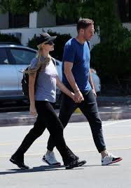 Paris hilton says she's finally found her home in boyfriend carter reum. Paris Hilton With New Boyfriend Carter Reum Malibu 06 07 2020 Celebmafia