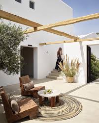 55 Stunning Courtyard Ideas Modern Traditional The Mood Palette House Exterior Mediterranean Decor Mediterranean Homes