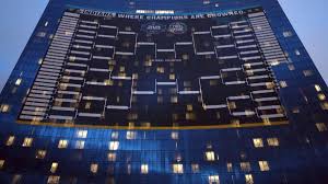 The official bracket for the 2021 ncaa men's basketball tournament has been unveiled. Look This Ncaa Tournament Bracket Unveiled On A Hotel In Indianapolis Is The World S Largest Cbssports Com