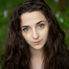 Amber Lilly's Instagram, Twitter & Facebook