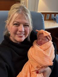 Evelyn Davy's Instagram, Twitter & Facebook