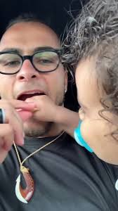 All I wanna do is eat my food in peace 😂