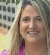 Karen from Georgia cried wolf to ICE, causing 475 people *here legally* to  be shackled and caged, and single-handedly stopped construction of the new  Hyundai-LG plant, which was a $7.6 billion dollar