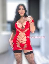 WOW - that's a sexy outfit