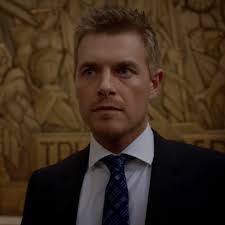 Tao cứ quên mãi là Eddie Thawne là tổ tiên của Eobard Thawne (chắc tại hồi  xem The Flash mùa 1, tao chả biết gì về vũ trụ DC hay các nhân vật cả; cứ  tưởng xem phim siêu anh hùng lung tung thôi). : r/Arrowverse