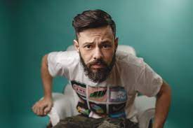 Sabia mais sobre aniversário de nando viana: Aparato Do Entretenimento Humorista Nando Viana Estreia Em Processo De Brisa No Teatro Morumbishopping