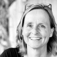 Robin Bean's Instagram, Twitter & Facebook