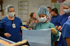 Great Oaks Surgical Technology High School Program Students Learn Surgical Asepsis And Sterilizati High School Programs Science Programs Student Learning