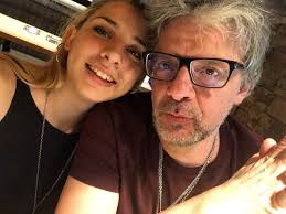 © 2019 universal music colombia s.a.s juan sebastian laverde, resumen de su paso por la voz kids, juanse cada una de sus canciones en la vox. La Sorprendente Historia De Amor De Juanse Y Julieta Testai El La Descubrio Entre La Multitud En Un Show Y Estan Juntos Hace 28 Anos Para Ti