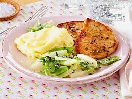 Minutensteaks Mit Sahne Kohlrabigemuse Rezept Lecker Rezept In 2020 Kohlrabigemuse Rezept Familienessen Rezepte