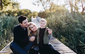 Les magnifiques photos du mariage de carey price et d. Angela Et Carey Price Prevoient Avoir Un Deuxieme Enfant Hollywoodpq Com