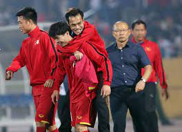 Nơi tuyến giữa, tuấn anh cùng quang hải là cặp tiền vệ trung tâm. Báº§u Ä'á»©c Xin Rut VÄƒn Toan Khá»i Tuyá»ƒn Viá»‡t Nam Vnexpress Thá»ƒ Thao