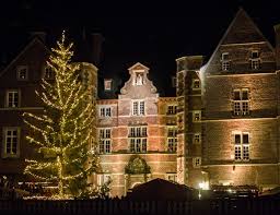 Weihnachtsmarkt Auf Schloss Merode In Langerwehe Weihnachtsmarkt Tourismus Ausflug
